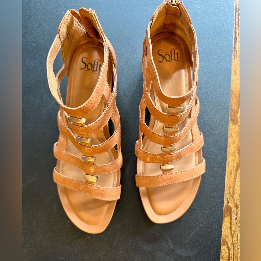 Sofft women’s Rio Gladiator sandals size 10